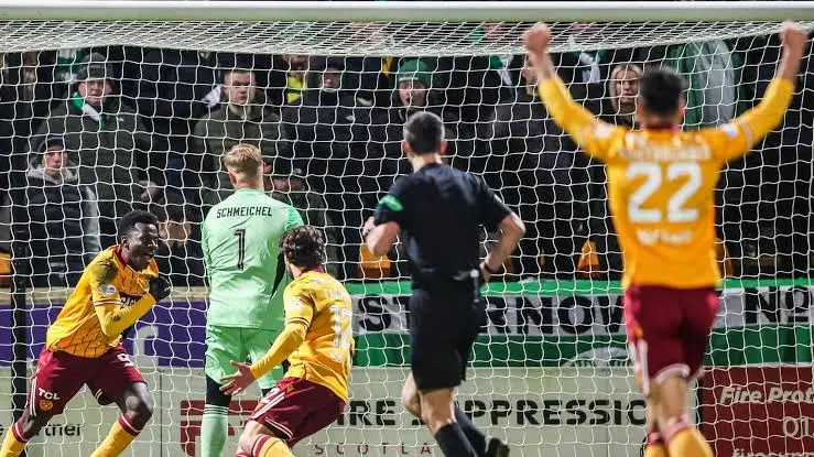 Celtic atas Motherwell 
